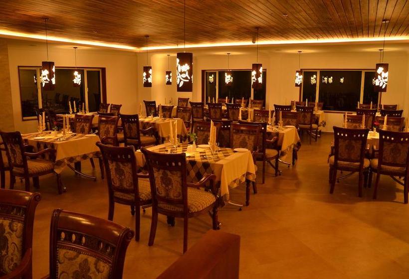 Hotel Spice Grove 12