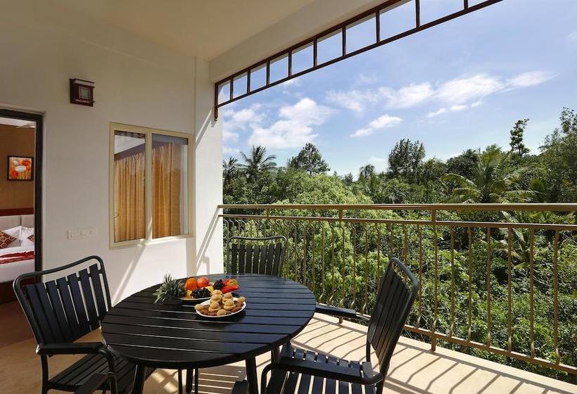 Hotel Spice Grove 13