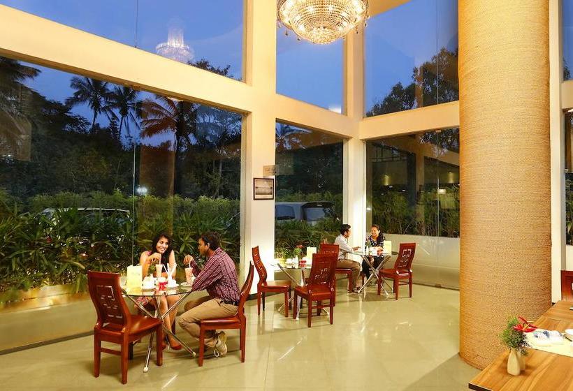 Hotel Spice Grove 18