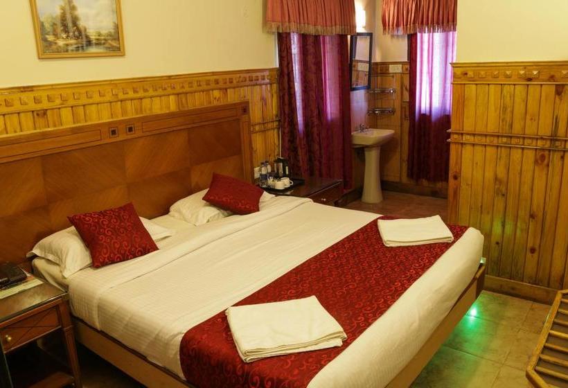 Hotel Pine Borough Inn 1