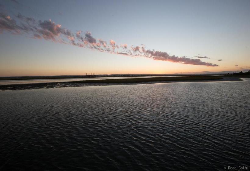 Bed and Breakfast Riverside Lodge 2