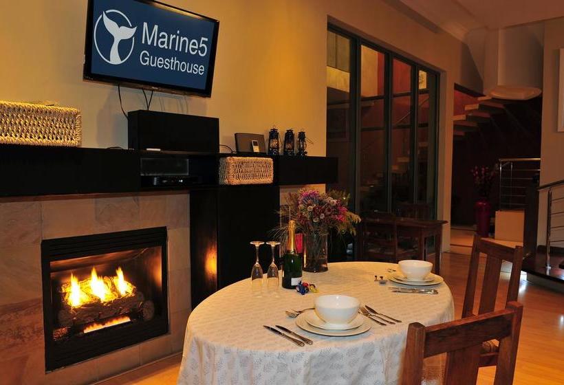 Bed and Breakfast Marine 5 Guesthouse 16