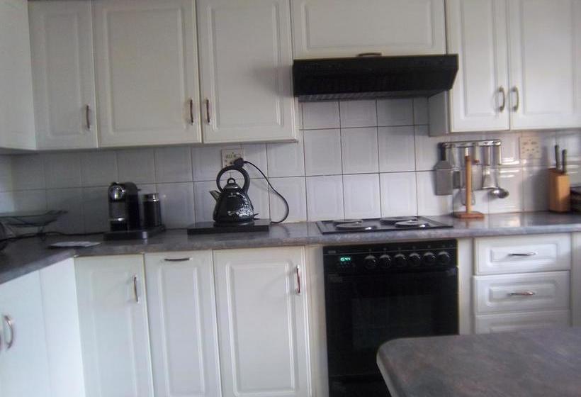 Bed and Breakfast Franchise Sister Guest House 18