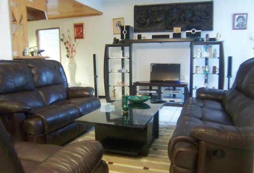 Bed and Breakfast Franchise Sister Guest House 19