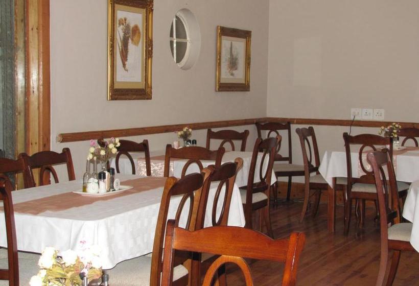 Grand Hotel Laingsburg 3