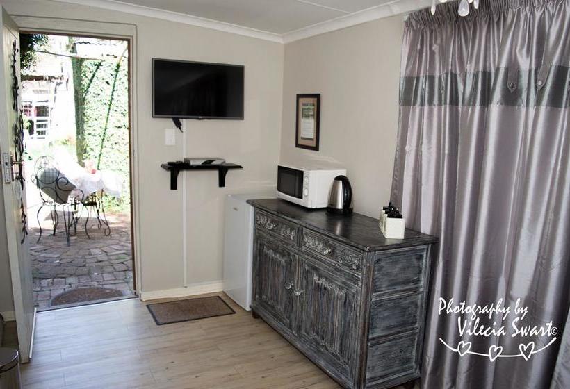 Bed and Breakfast Mistique Waters Self Catering 3