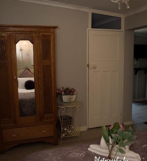 Bed and Breakfast Mistique Waters Self Catering 5