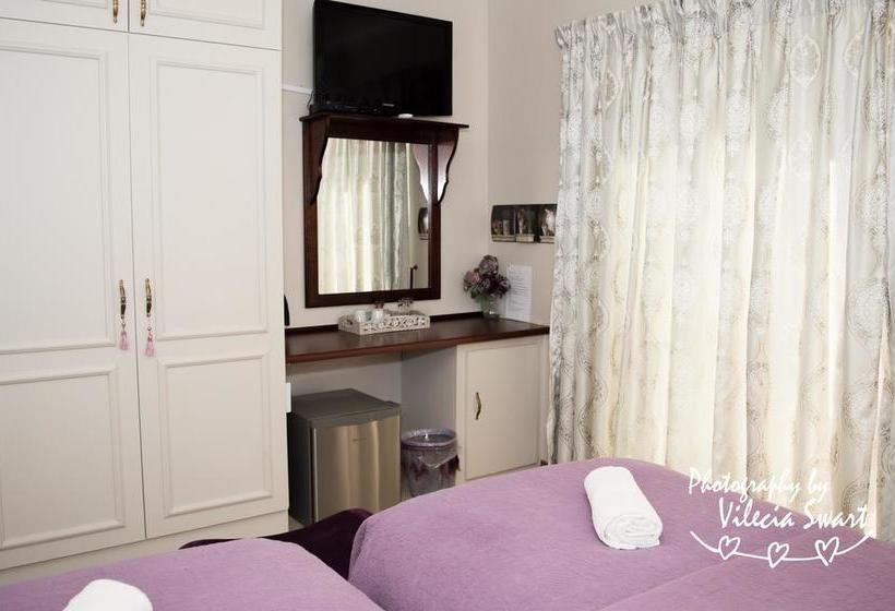 Bed and Breakfast Mistique Waters Self Catering 9