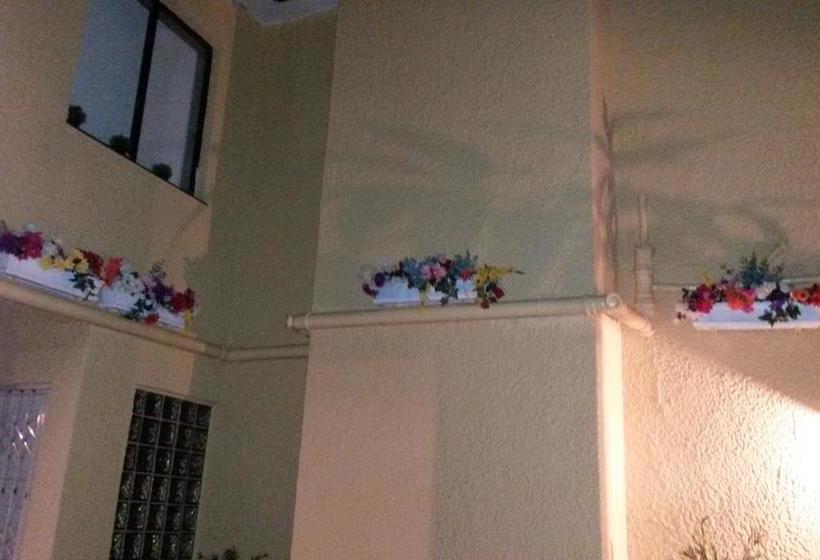 Bed and Breakfast Annie S Castle 1