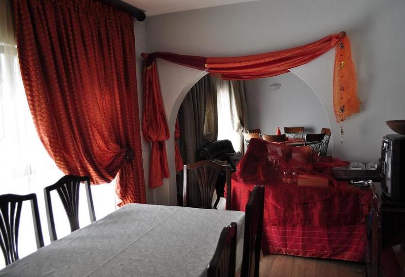 Bed and Breakfast Annie S Castle 14