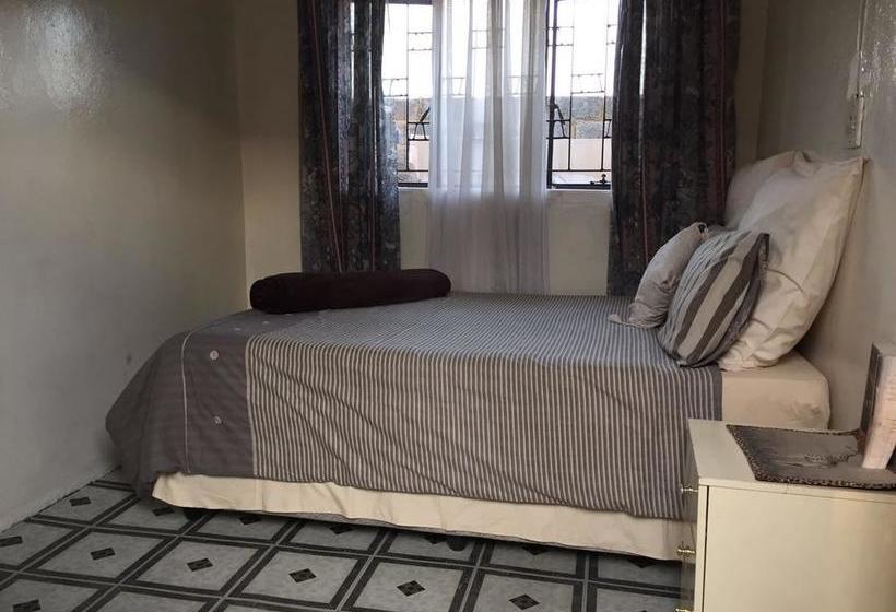 Hostel Authentic African Tours And Back Packers 3