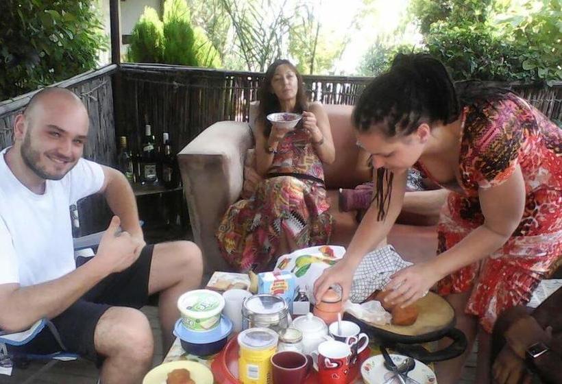 Hostel Authentic African Tours And Back Packers 7