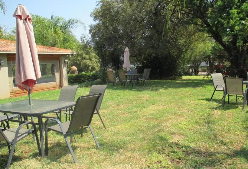 Hotel Three Oaks And An Aloe Boutique 2