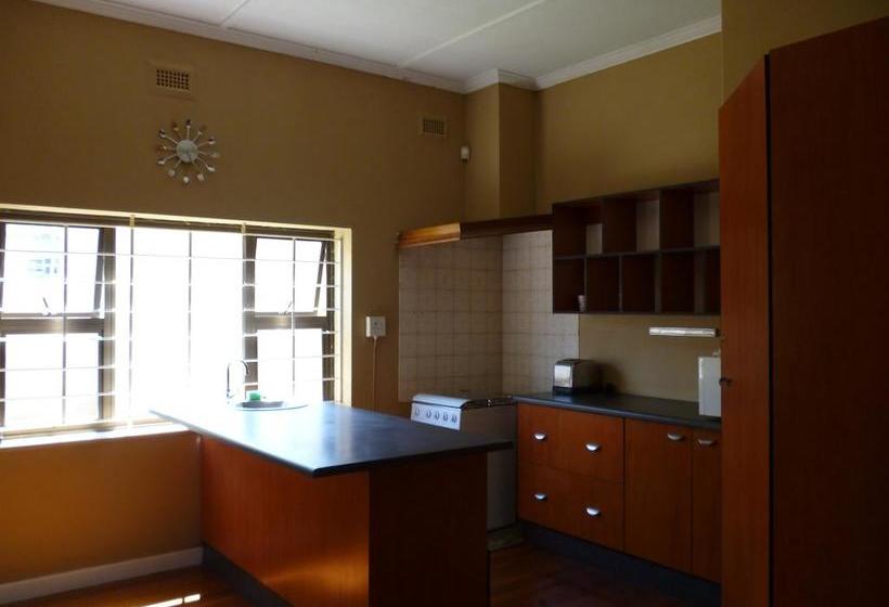 Bed and Breakfast Royal Guest House 9