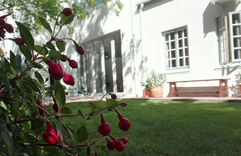 Bed and Breakfast 3 On Roux 2