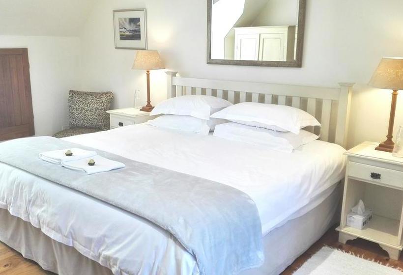 Bed and Breakfast 3 On Roux 5