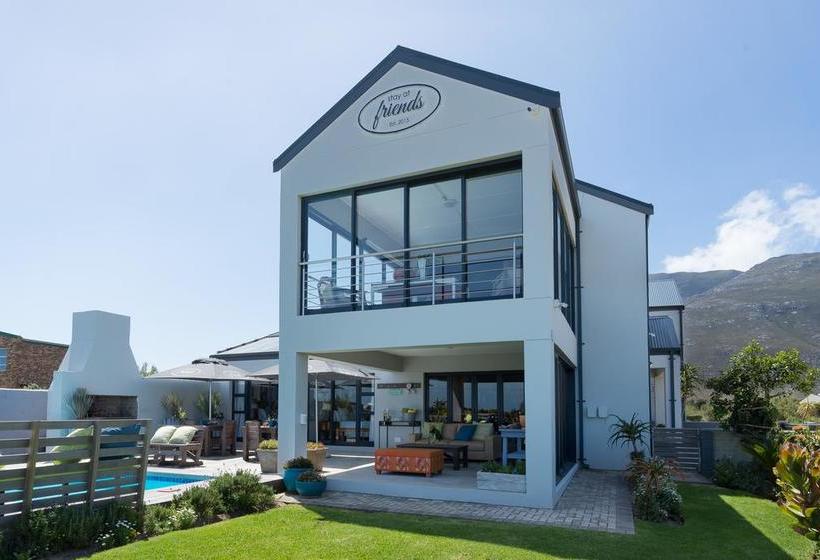 Bed and Breakfast Stay At Friends