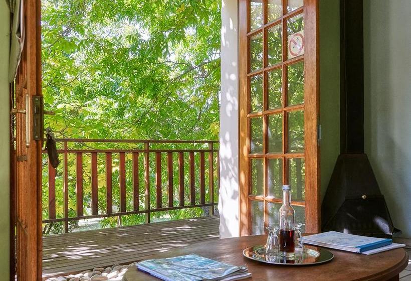 Bed and Breakfast Sir Henry S Guest House 20