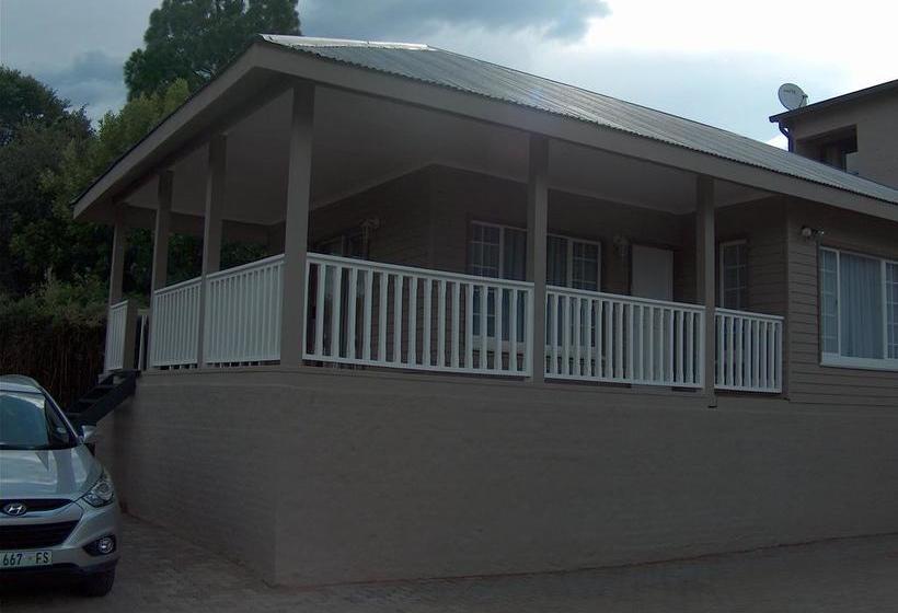 Hotel The Courtyard 14