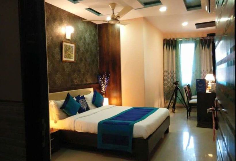 Hotel Adore Palace 4