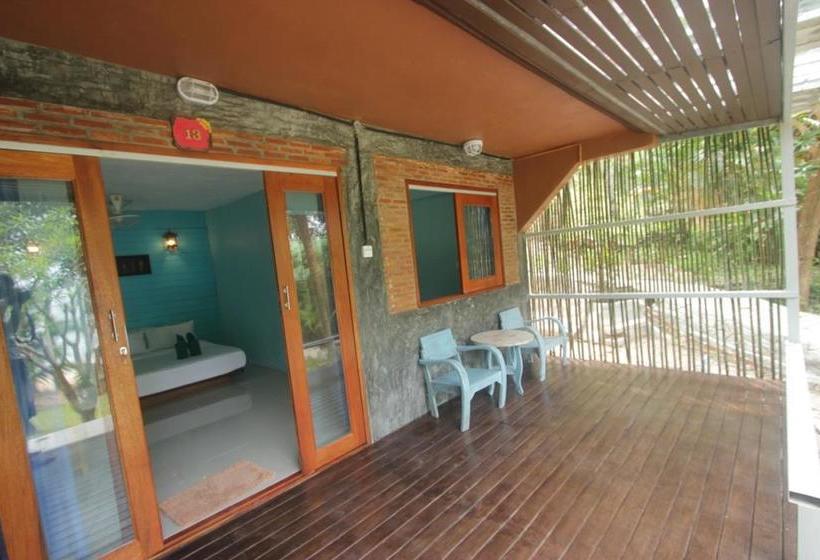 Chomjan Beach Resort 1