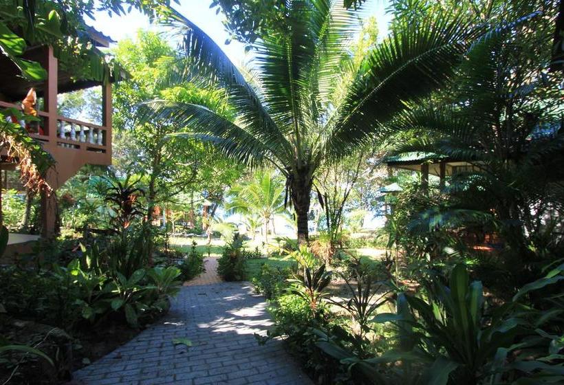 Chomjan Beach Resort 11