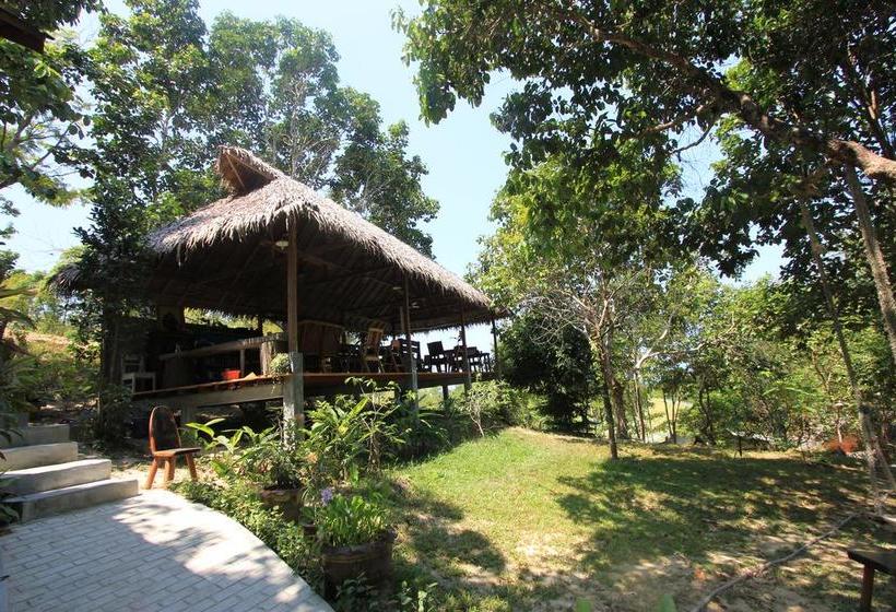 Chomjan Beach Resort 13