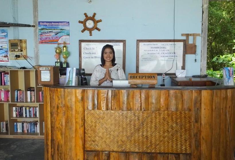 Kradan Beach Resort 11