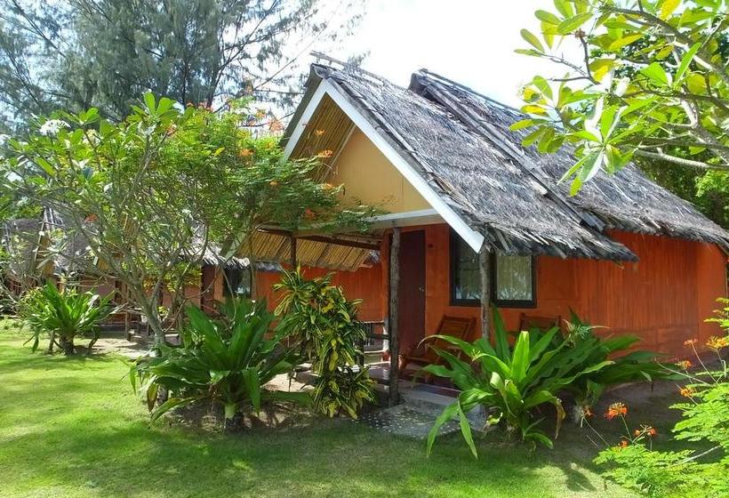 Kradan Beach Resort 14