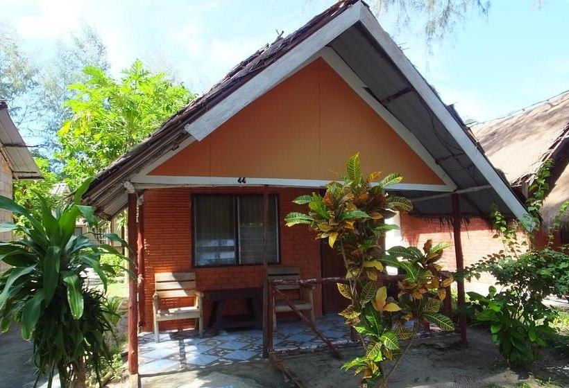 Kradan Beach Resort 15