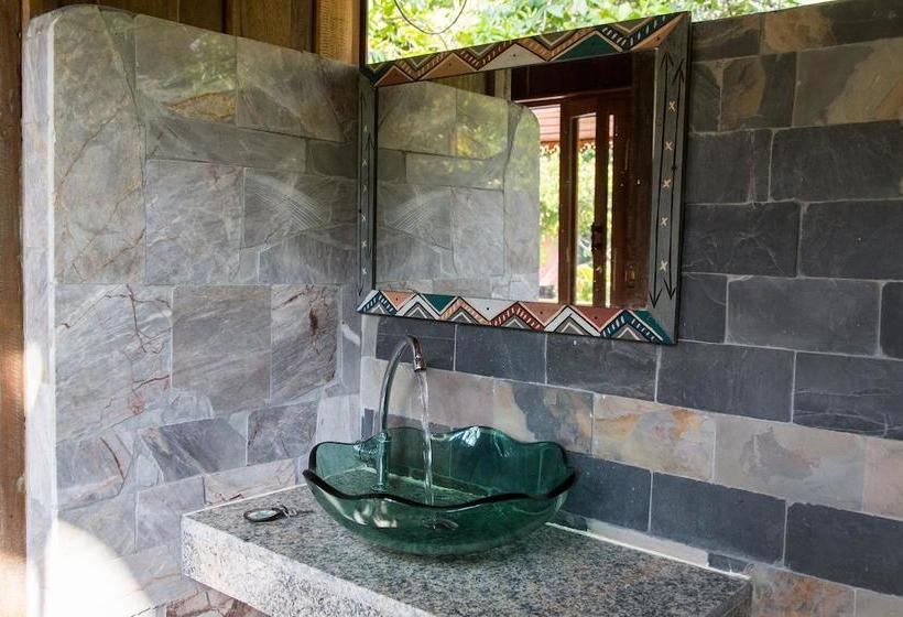 Resort Frog Beach House 18