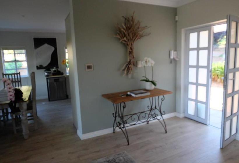 Hotel Kunjani Cottages 5