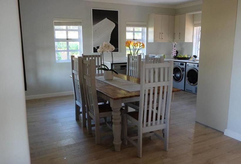 Hotel Kunjani Cottages 7