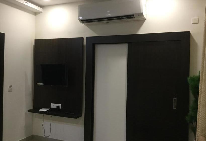 Hotel Madhav Muskan Residency 14