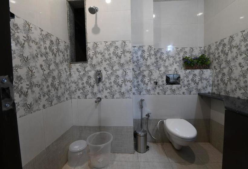 Hotel Madhav Muskan Residency 7