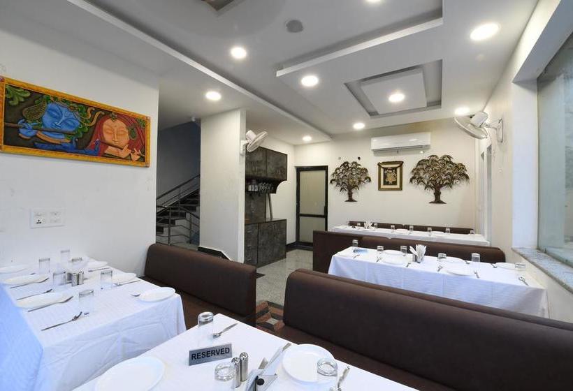 Hotel Madhav Muskan Residency 8