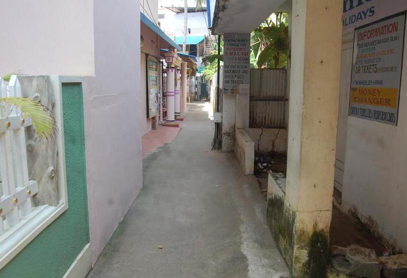 Hotel Mookambika Beach House 11