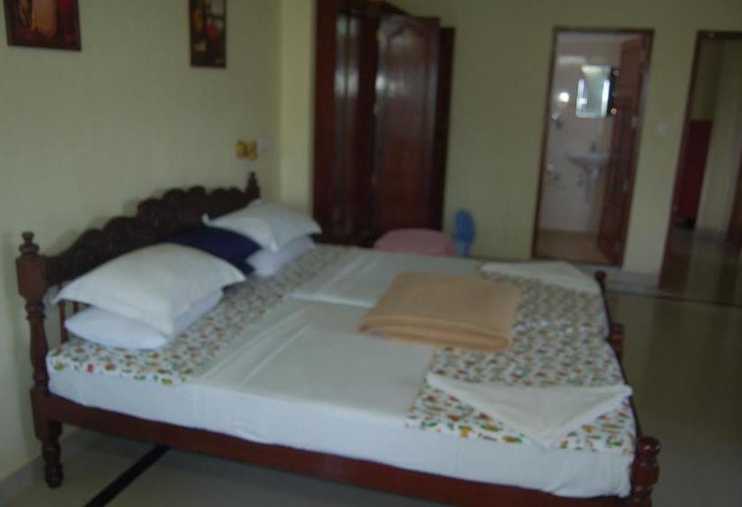 Hotel Mookambika Beach House 19