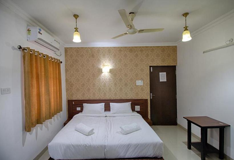 Hotel Iora Baga Beach 14