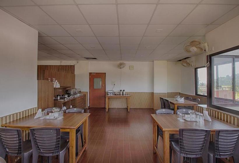 Hotel Iora Baga Beach 9