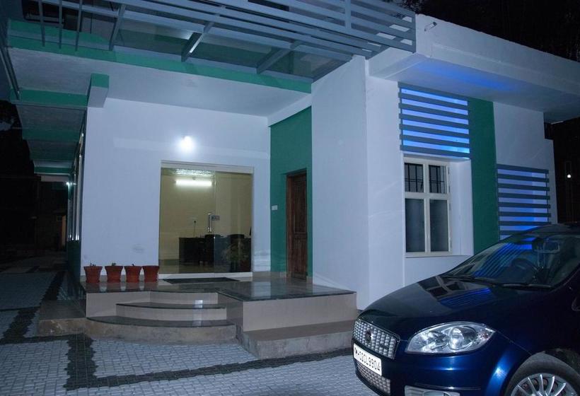 Bed and Breakfast Wayanad Royal Stream 3