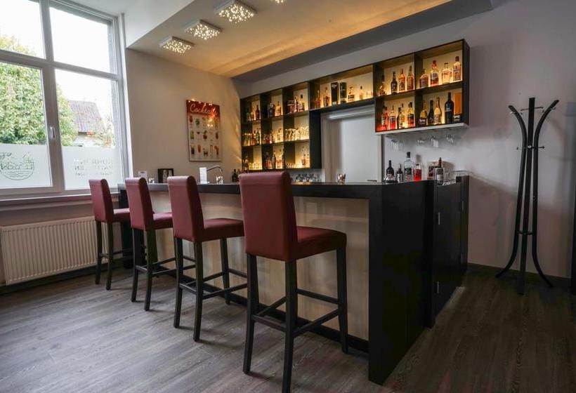 Ruhr Inn Hotel & Hostel 15