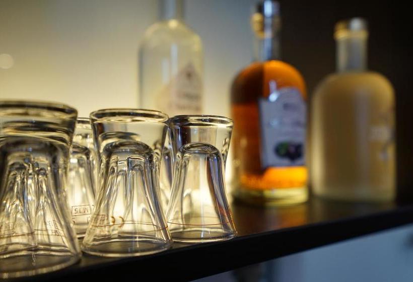 Ruhr Inn Hotel & Hostel 16