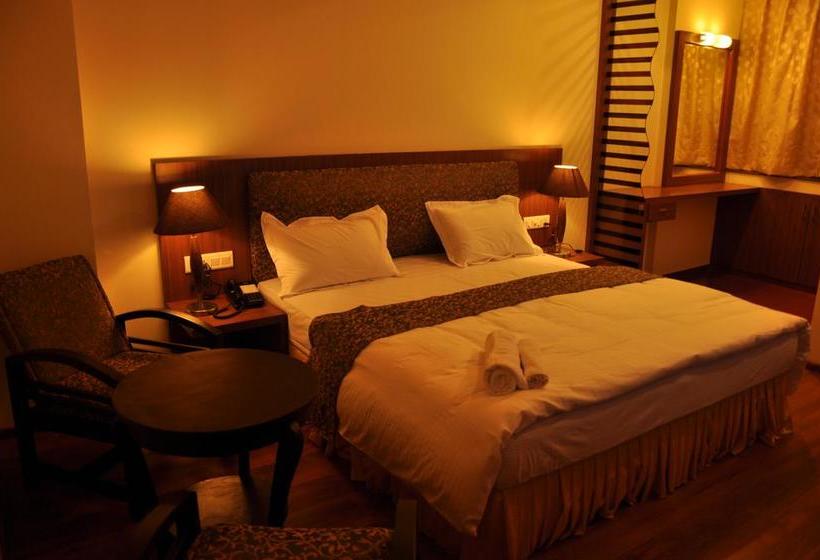 Hotel The Uday Regency 17