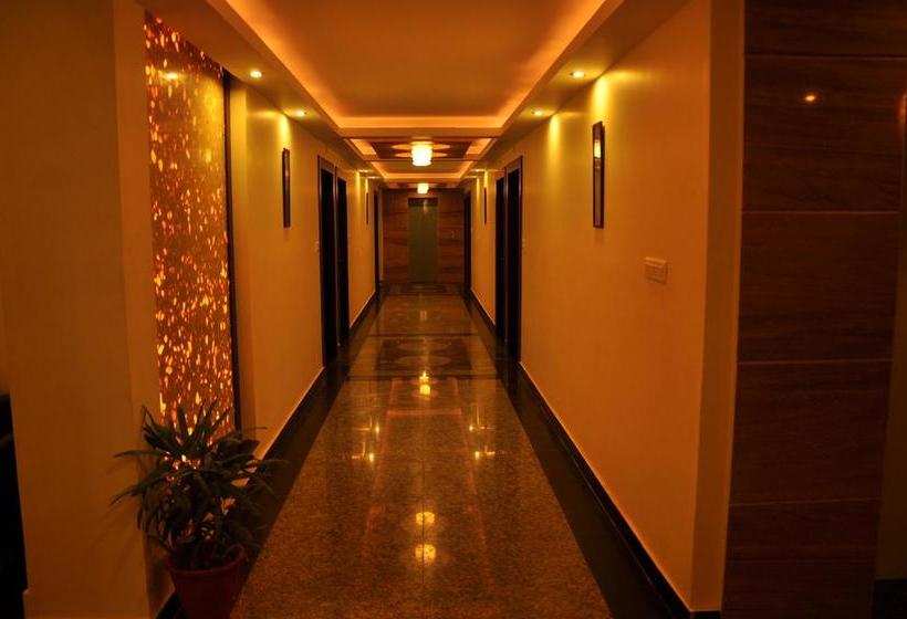 Hotel The Uday Regency 8