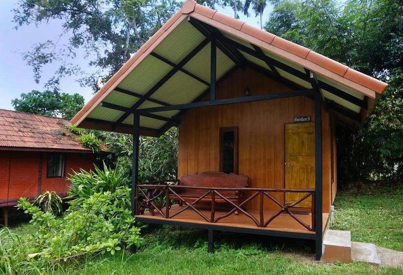 Khao Sok Riverfront Resort 10