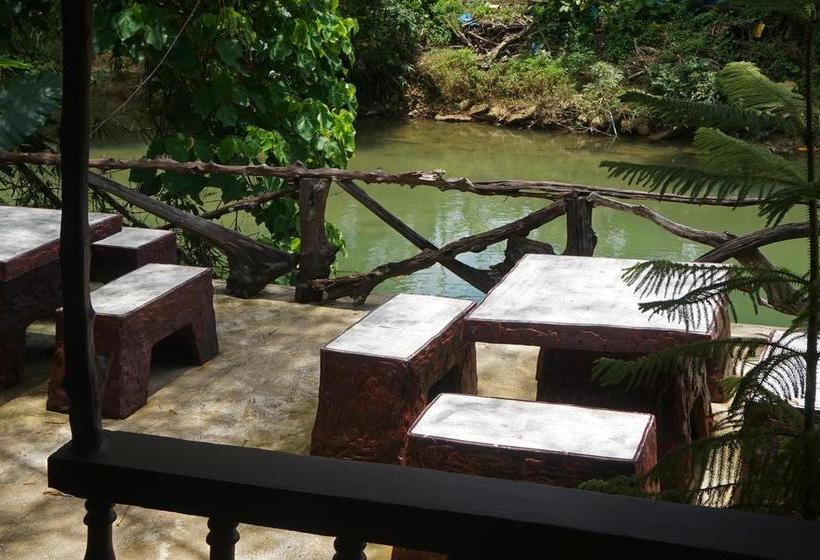 Khao Sok Riverfront Resort 5