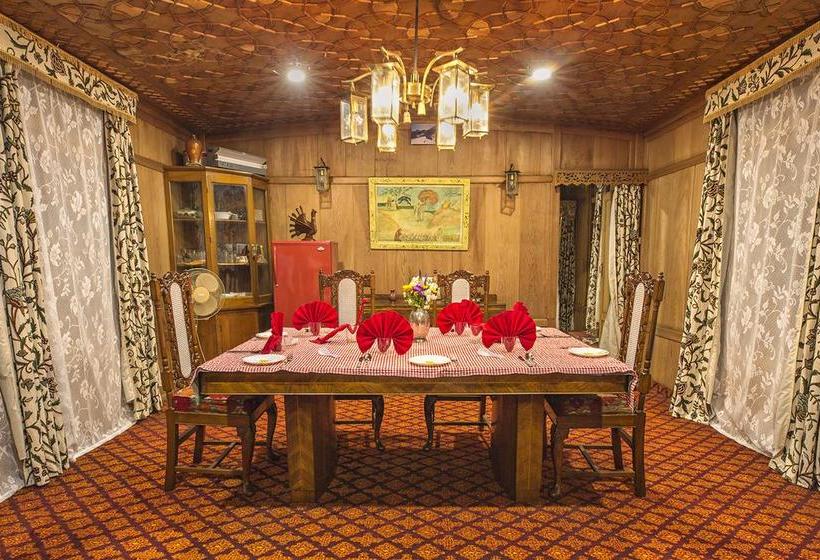Hotel New Pride Of Kashmir Houseboat Jammu y Cachemira
