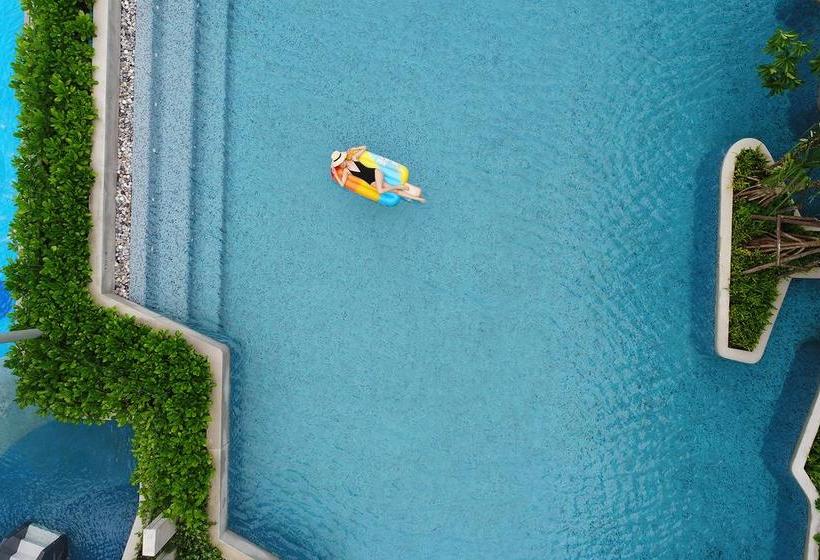 Renaissance Pattaya Resort & Spa 1