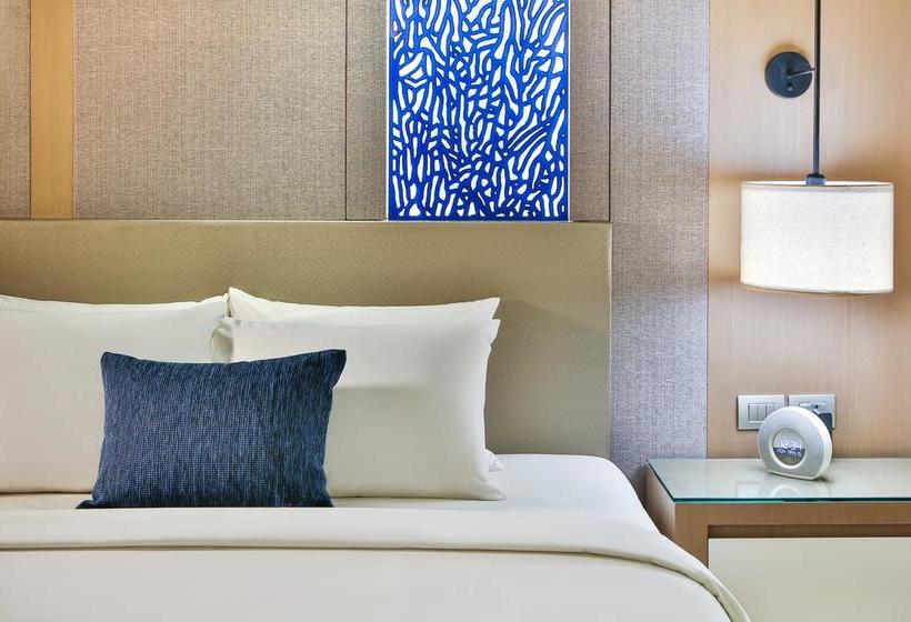 Renaissance Pattaya Resort & Spa 12